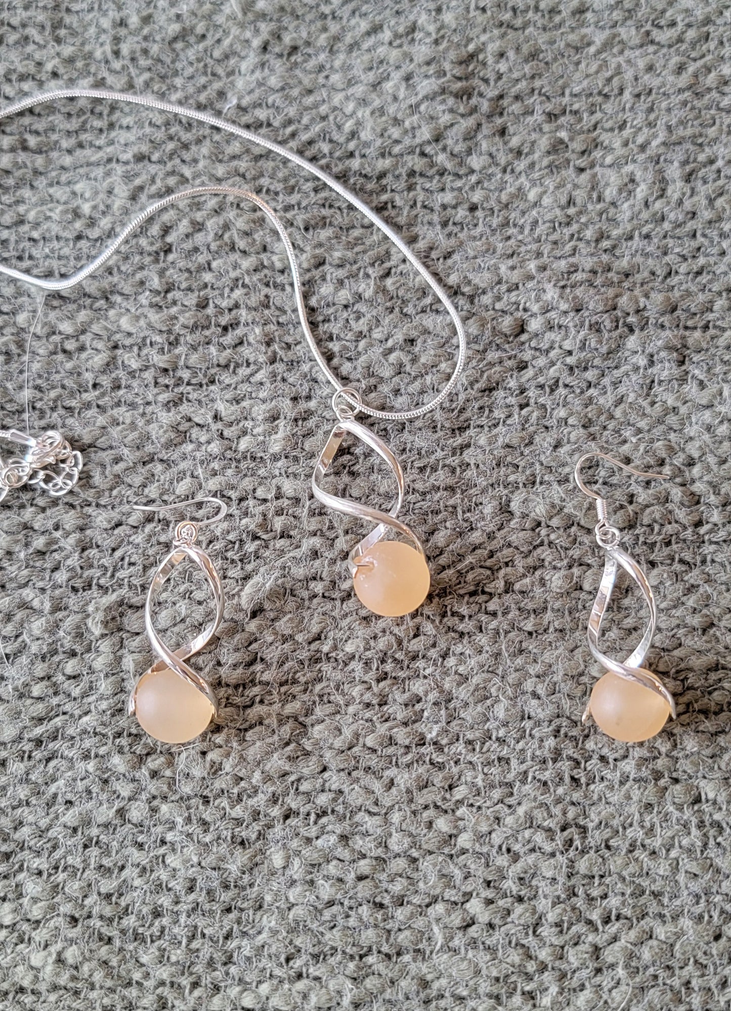Tan Alabaster Jewelry set