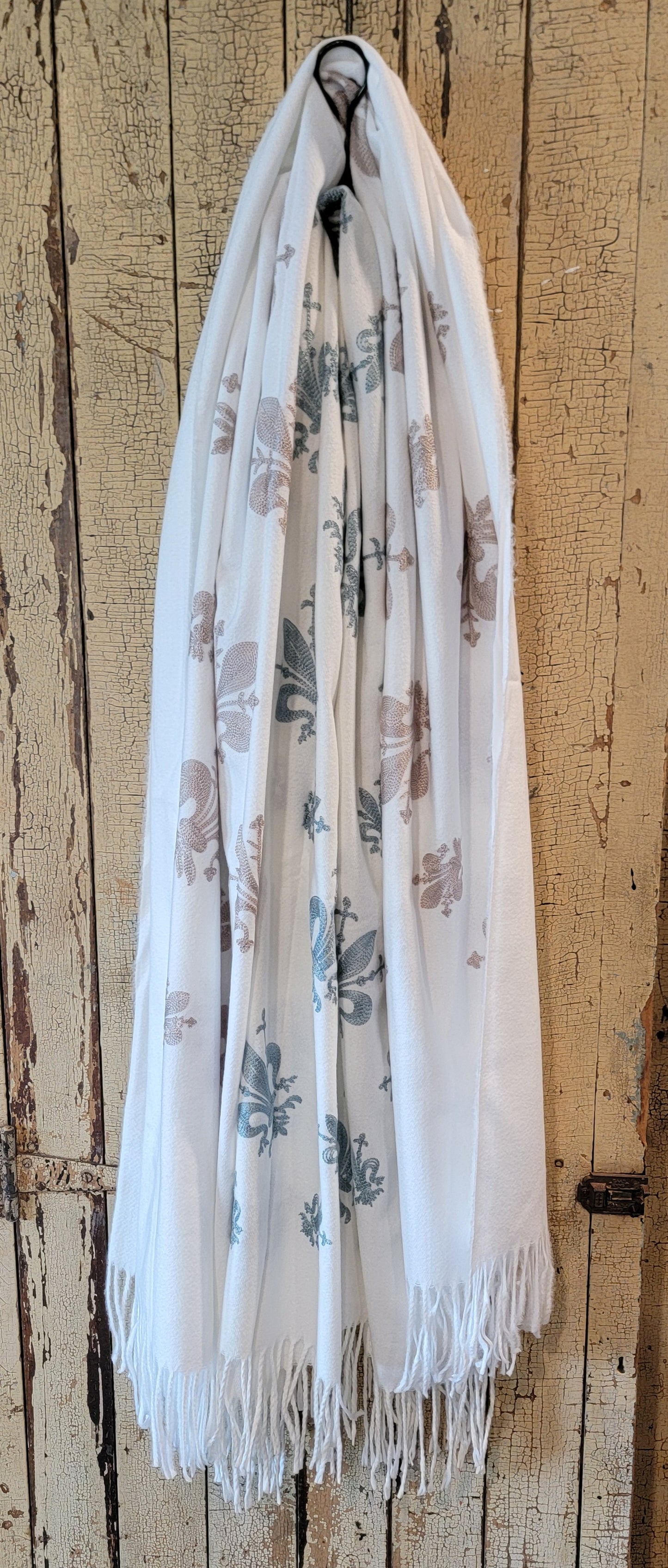 Fleur-de-lis design scarf
