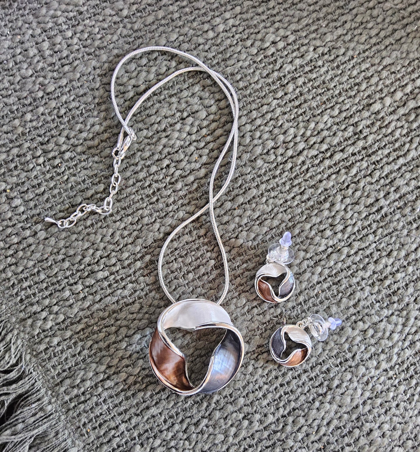 Necklace and Earring set