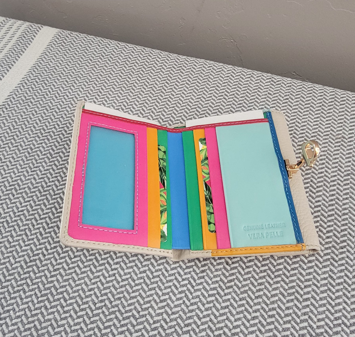 Colorful Vera Pella large wallet