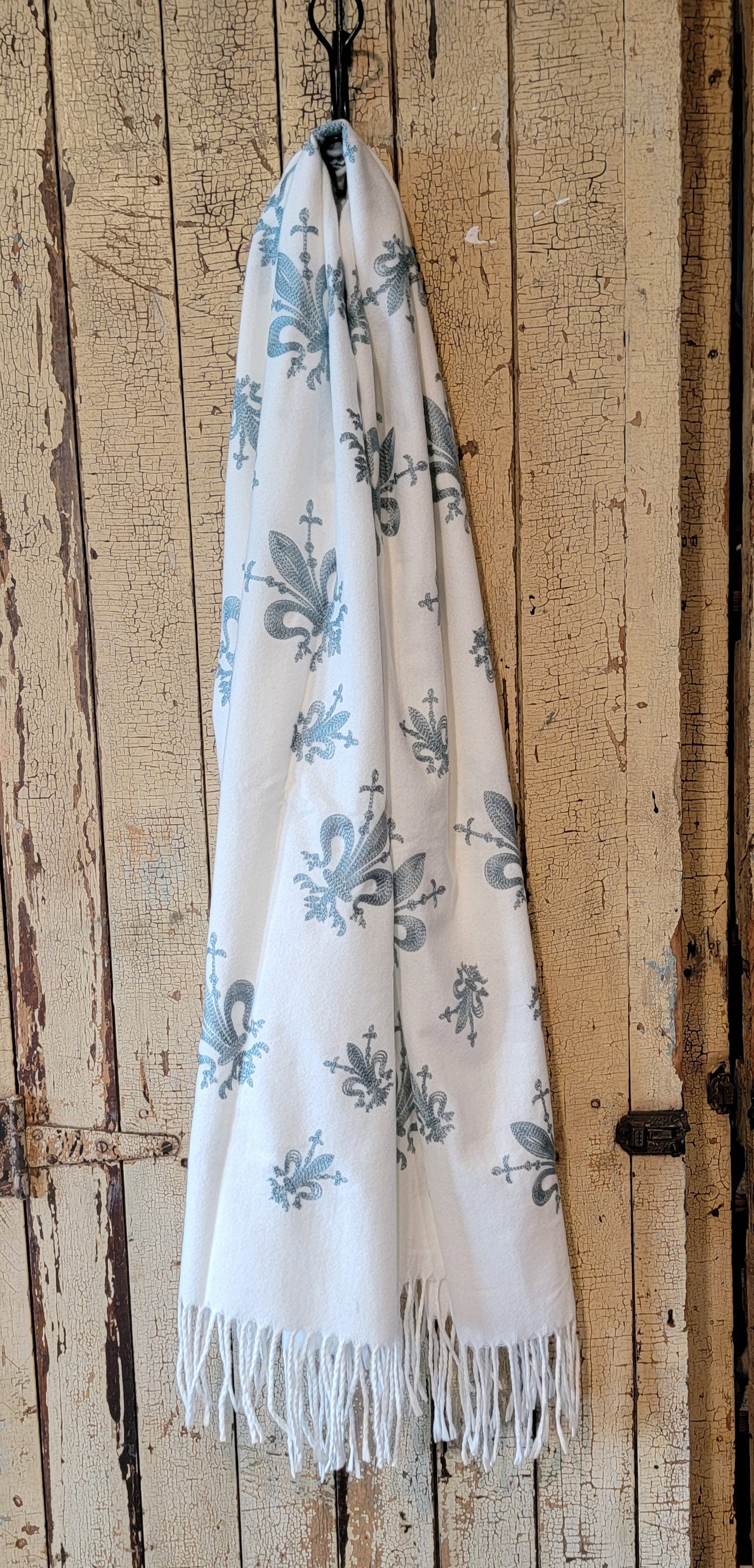 Fleur-de-lis design scarf