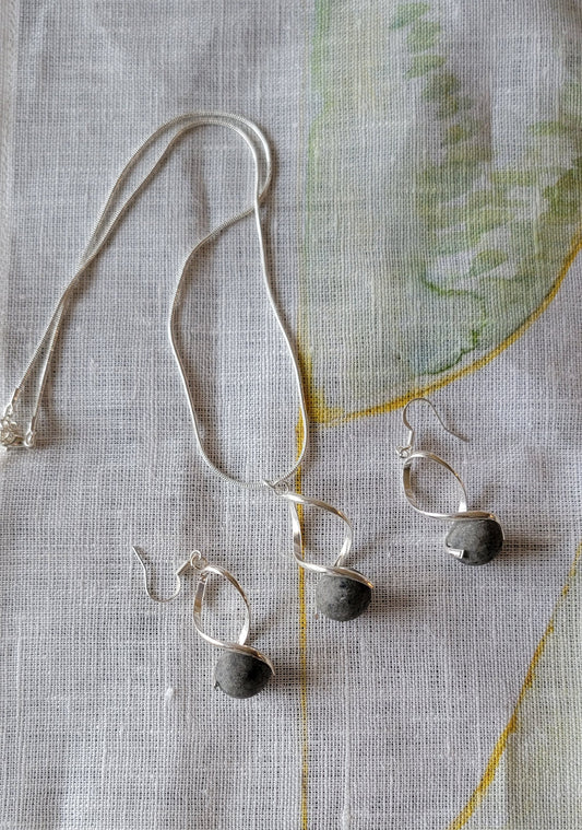 Green Alabaster Necklace and Earrings