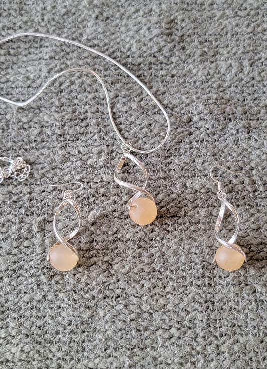 Tan Alabaster Jewelry set